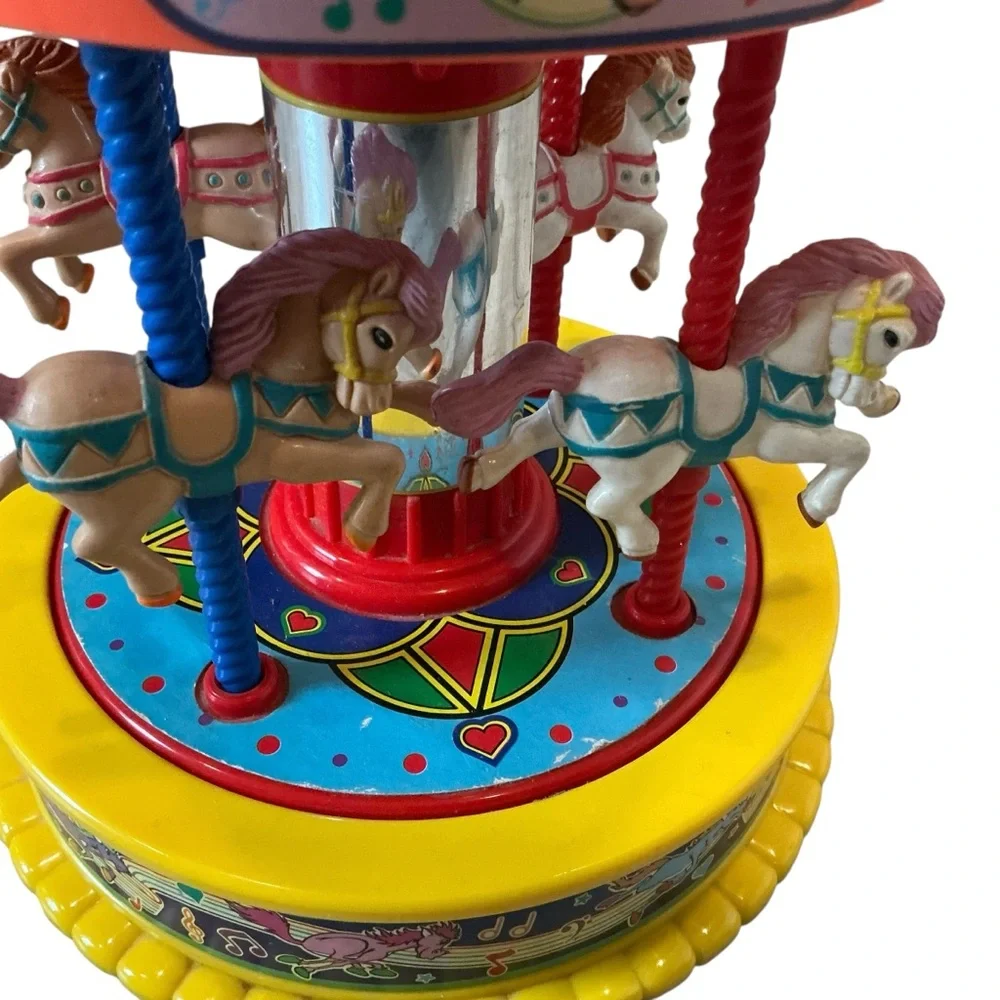 Vintage 1991 Redbox musical wind up horses carousel play - Picture 5 of 7